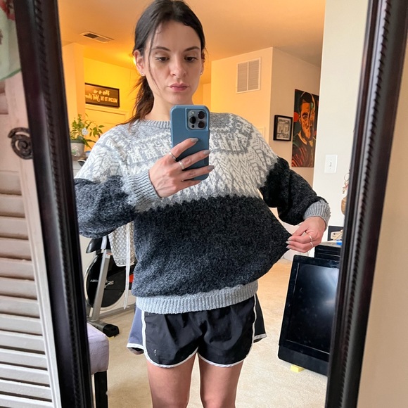 Hand Knit Alpaca Pullover Crewneck - Picture 4 of 12